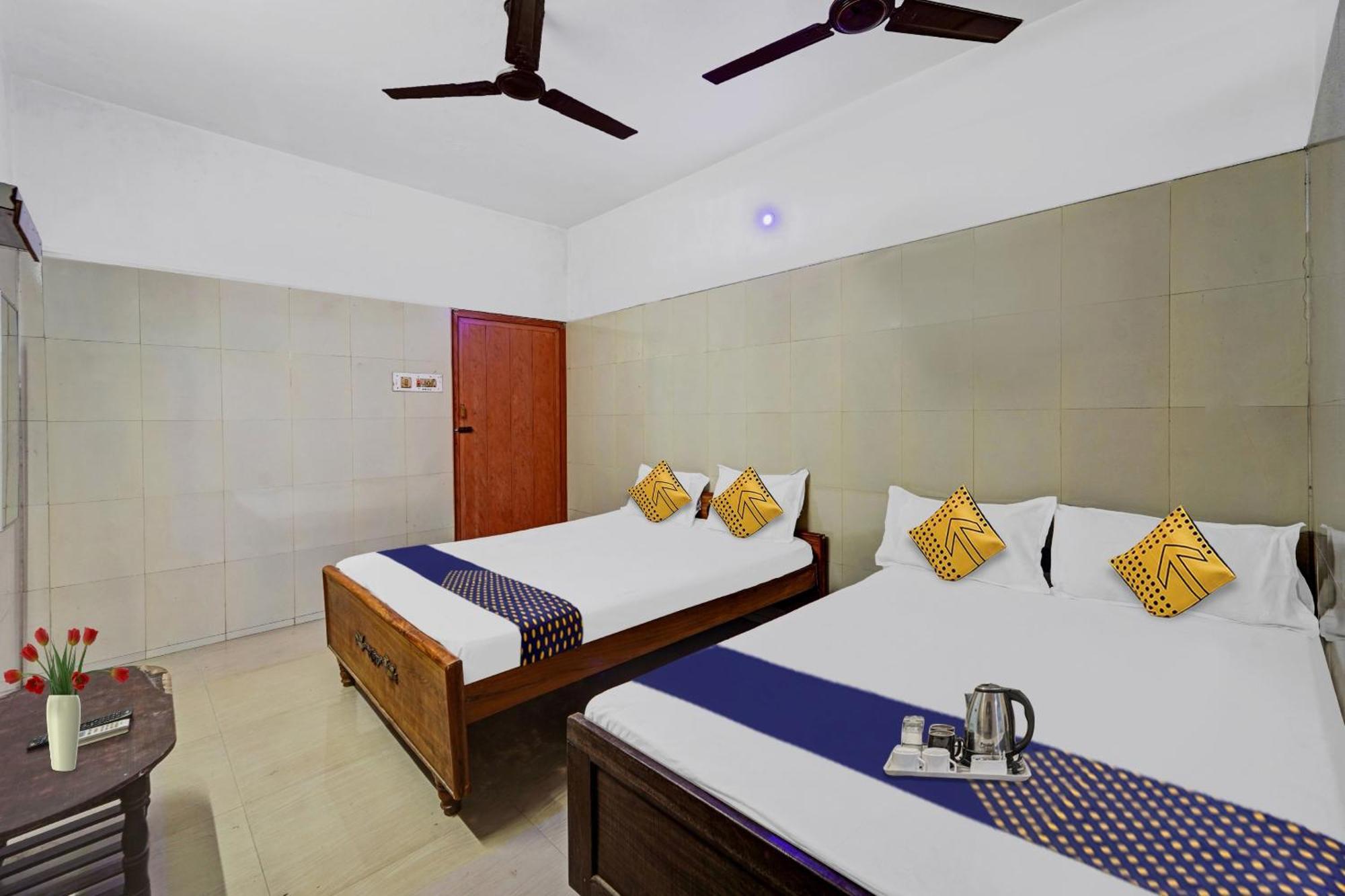 Spot On New Golden Star Guest House Near Thirumangalam Metro Station Chennai Exteriör bild